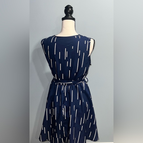 Navy and white dress - Picture 3 of 4